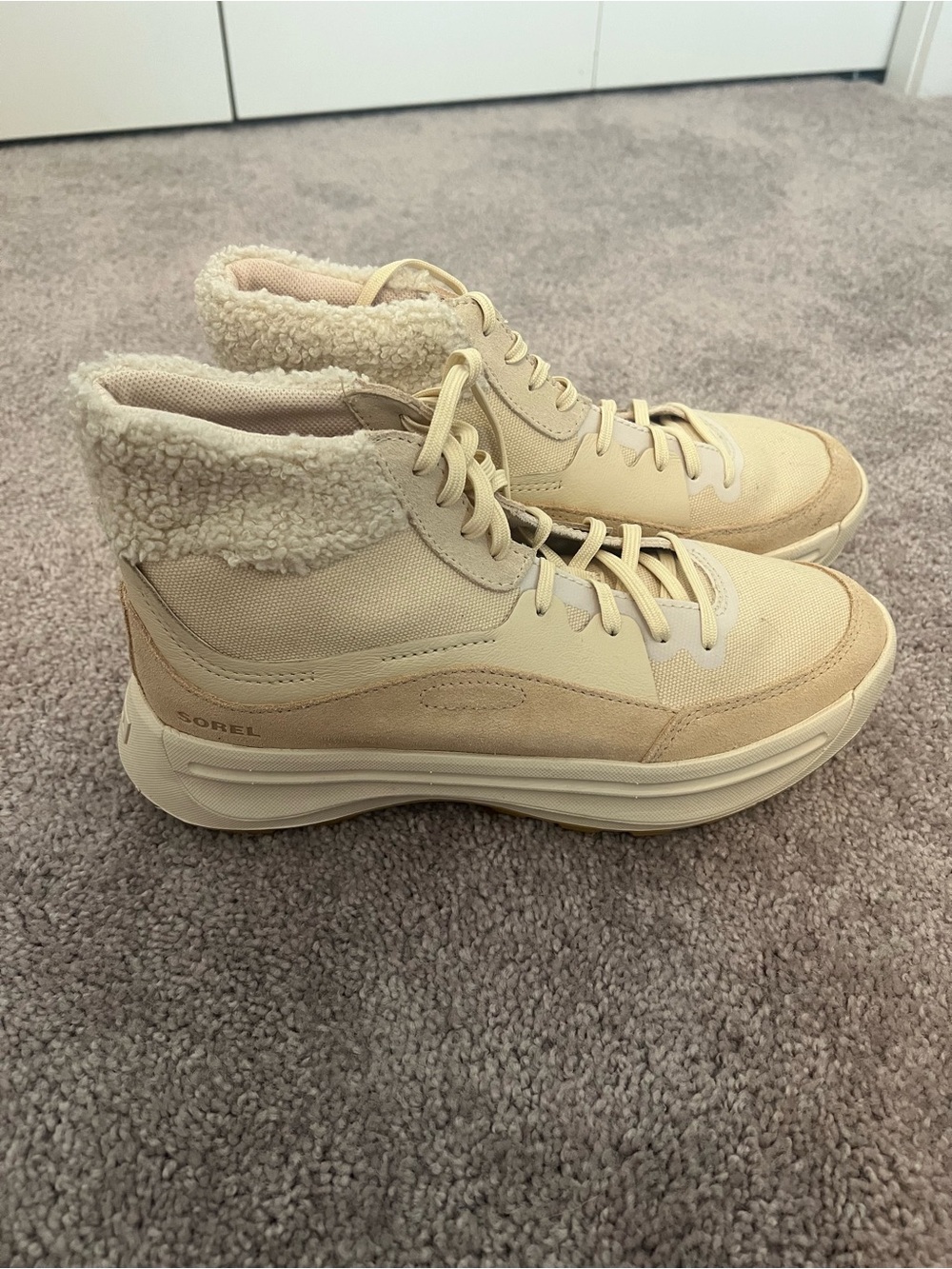 Sorel Beige Sherpa-Trim Lace-Up Ankle Boots